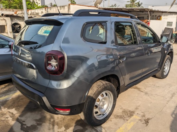 RENAULT DUSTER